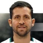 César González